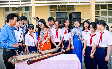 Giới thiệu, quảng bá đờn ca tài tử, cải lương trong trường học
