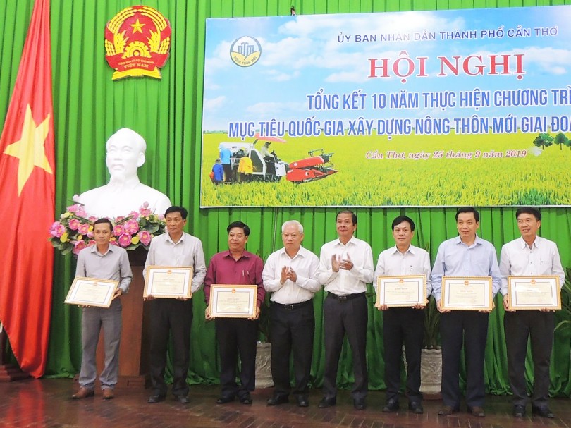 Hướng đến nông thôn mới nâng cao, kiểu mẫu