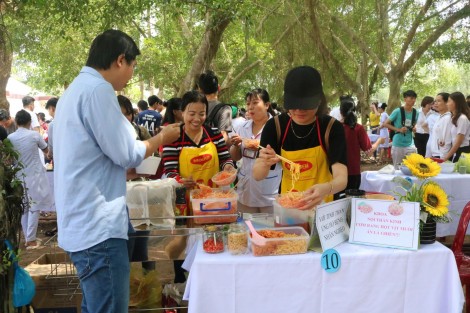 Thi ẩm thực ủng hộ bệnh nhân nghèo