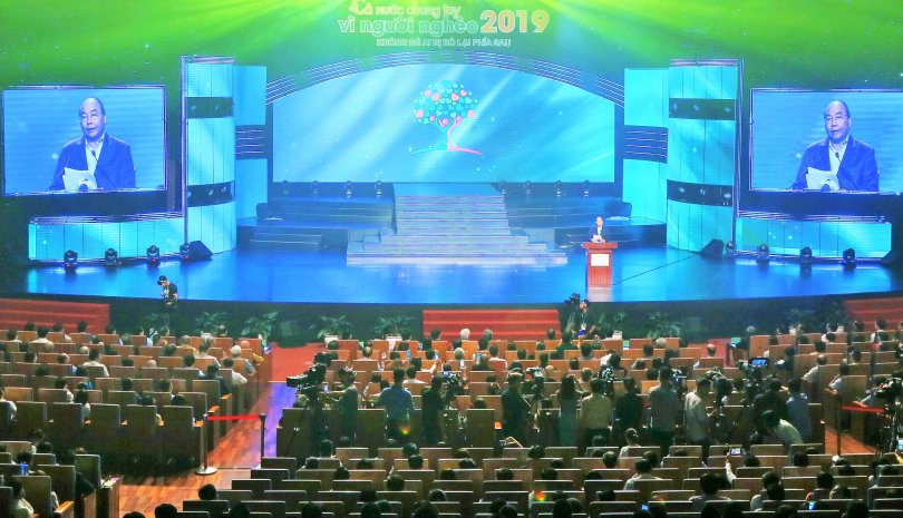 Thủ tướng Nguyễn Xuân Phúc: Mỗi tin nhắn, một tấm lòng