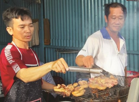Hấp dẫn món cơm bò nướng, bánh canh tép