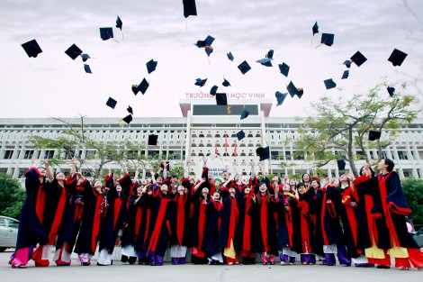 Tập đoàn hóa đại học công lập ở một số nước và bài học kinh nghiệm quản trị đại học ở Việt Nam