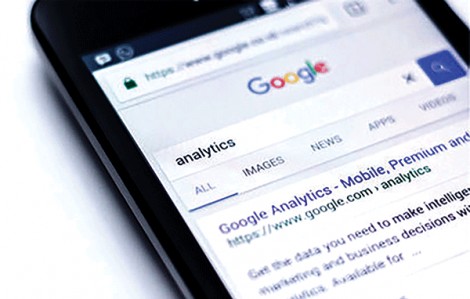 Hàng trăm nhà báo kêu gọi hành động chống Google
