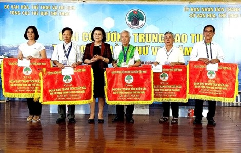 Cần Thơ hạng Tư  toàn đoàn
