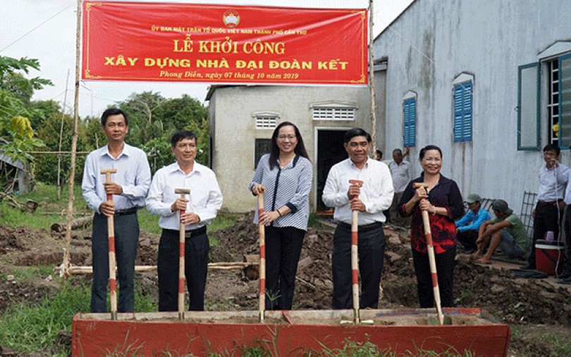 Phát huy trách nhiệm, vai trò nêu gương Bài 1: Những điểm sáng