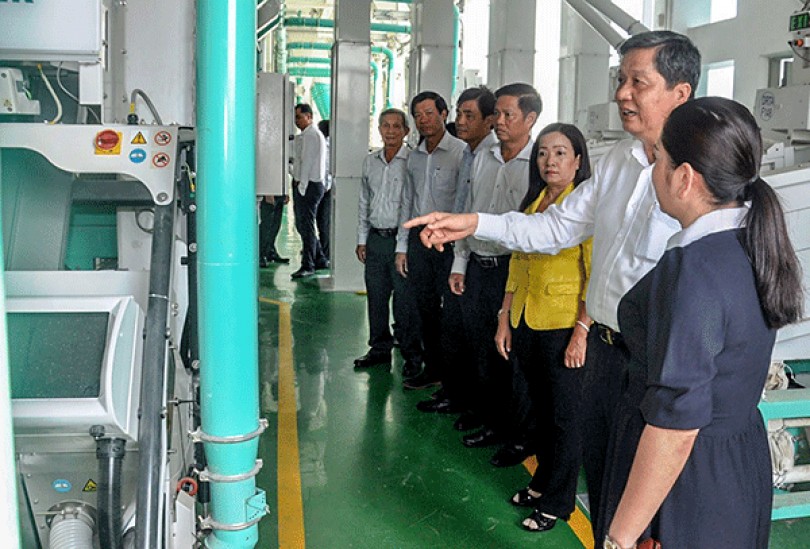Phát huy trách nhiệm, vai trò nêu gương  Bài cuối: Xây dựng đội ngũ cán bộ đức, tài