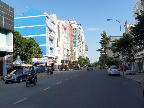 Đảm bảo an toàn

giao thông,

trật tự đô thị