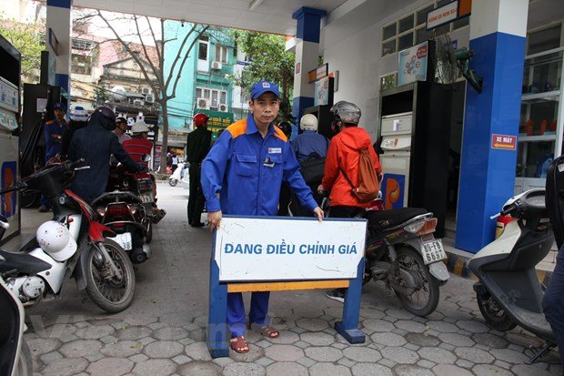 Sau hai lần giảm, xăng RON95-III còn 20.445 đồng mỗi lít