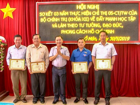 Thiết thực làm theo Bác