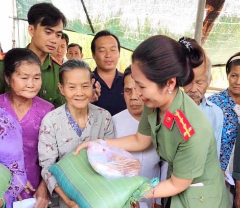 Nữ thủ lĩnh Đoàn thanh niên Công an xứ Dừa