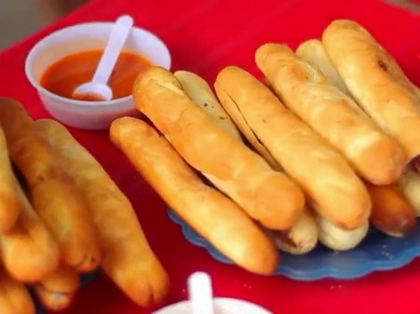 Nhớ hoài bánh mì que cay