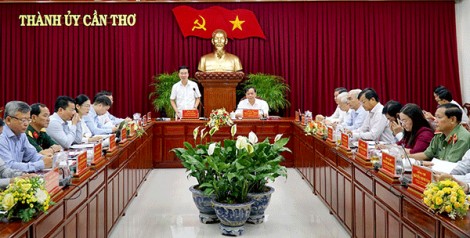 Đoàn kiểm tra của Bộ Chính trị làm việc với Ban Thường vụ Thành ủy Cần Thơ