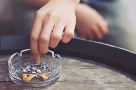 Hút thuốc làm tăng nguy cơ tâm thần phân liệt và trầm cảm