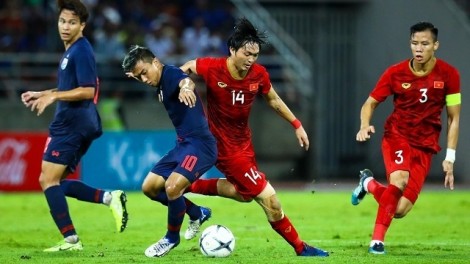 Việt Nam bị Thái Lan cầm chân, Malaysia áp sát