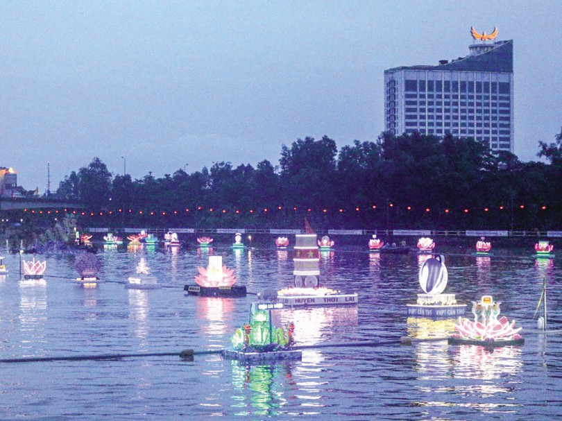 Sẵn sàng cho Ngày hội Du lịch -

Đêm hoa đăng Ninh Kiều, Cần Thơ 2019