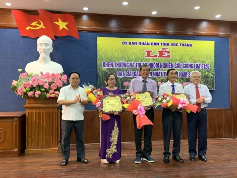 Khen thưởng nhóm nghiên cứu giống lúa ST25 đạt giải gạo ngon nhất thế giới
