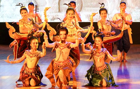 Chung tay vun đắp tình hữu nghị Việt Nam - Campuchia