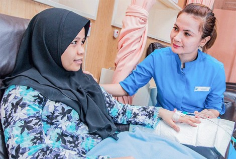 Dân Indonesia đổ xô ra nước ngoài chữa bệnh