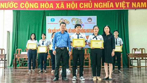 28 trường THPT tham gia hội thi tìm hiểu về HIV/AIDS
