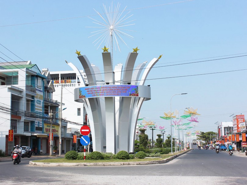 Cờ Đỏ hoàn thành
các tiêu chí đô thị loại 4