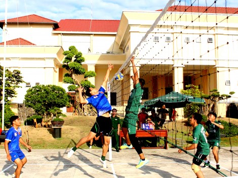 Họp mặt kỷ niệm Ngày thành lập Quân đội Nhân dân