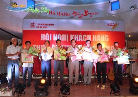 Câu chuyện “Cá & kiến”