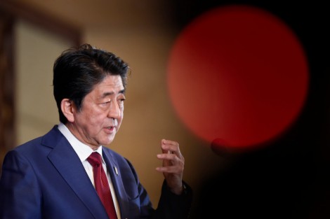 Khó khăn chờ đón ông Abe