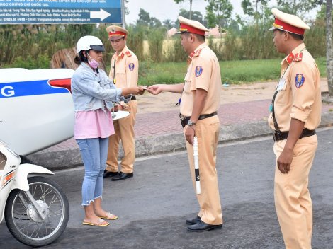 Vi phạm quy định về an toàn
giao thông: vẫn còn nhiều