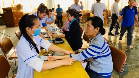 Chăm lo cho hộ nghèo vui đón Tết