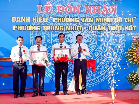 Phường Trung Nhứt đón nhận danh hiệu Phường Văn minh đô thị