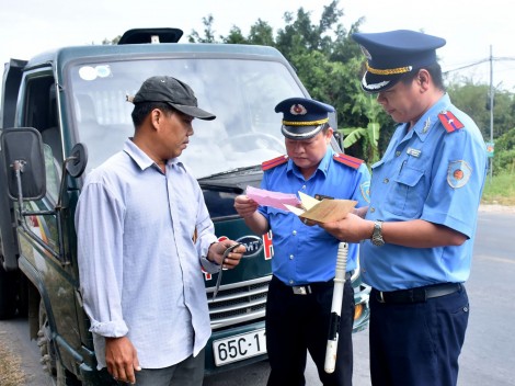 Kiên quyết xử lý nghiêm hiện tượng

“xe dù, bến cóc”, xe trá hình hợp đồng
