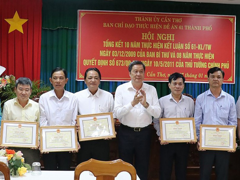 Phát huy vai trò chủ thể của nông dân
trong xây dựng nông thôn mới