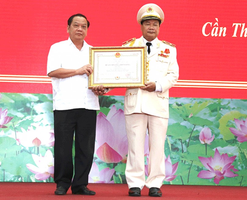 Đấu tranh, kiềm chế hiệu quả các loại tội phạm, tệ nạn