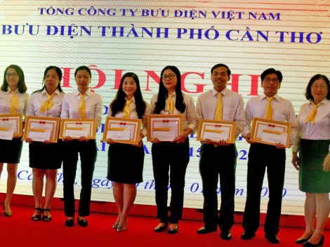 Bưu điện TP Cần Thơ
phát triển dịch vụ
thương mại điện tử,
hành chính công và logistics