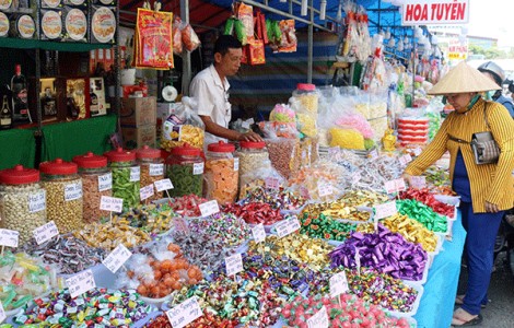Tổ chức nhiều điểm kinh doanh hoa kiểng, bánh kẹo và hàng hóa thời vụ Tết