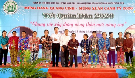 Tết thắm tình quân dân
