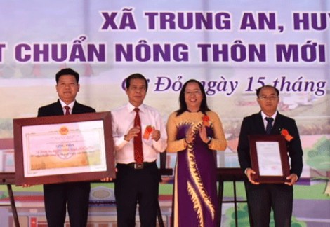Ra mắt xã nông thôn mới nâng cao Trung An