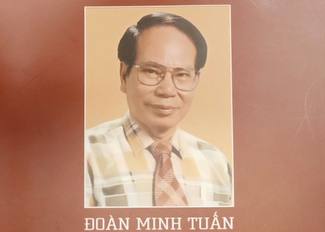 Nhà văn Đoàn Minh Tuấn - Người bắc một nhịp cầu từ quá khứ