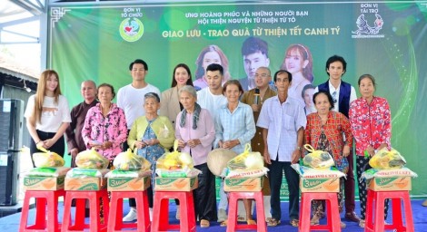 Tết đậm nghĩa tình