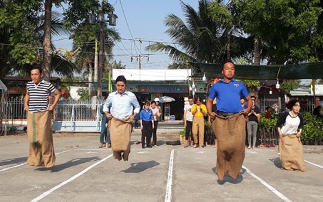 Sôi động Tết Quân - Dân
