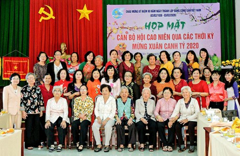 Họp mặt cán bộ Hội Phụ nữ qua các thời kỳ