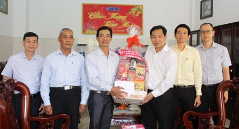 Chủ tịch UBND thành phố thăm và chúc Tết tại Báo Cần Thơ