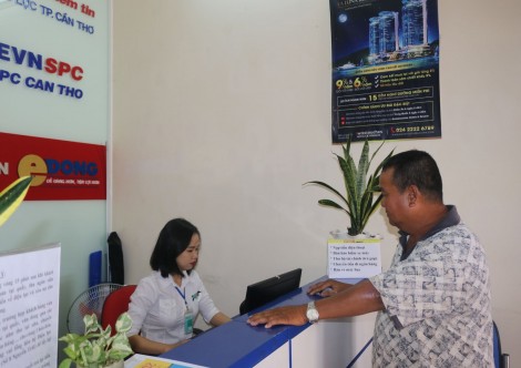 Trên 46,5% khách hàng thanh toán tiền điện không dùng tiền mặt
