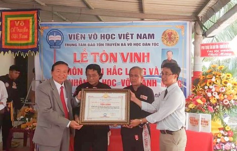 Thầy Mười Cùi - Huyền thoại Hắc Long võ phái