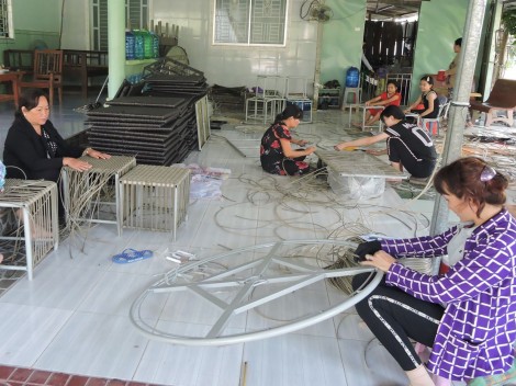 Hiệu quả Tổ Hợp tác đan dây nhựa ở xã Thới Hưng