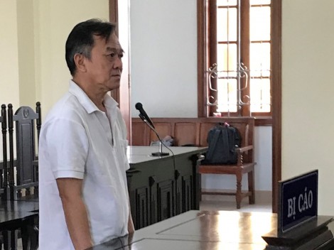 Ra tòa sau 16 năm lẩn trốn
