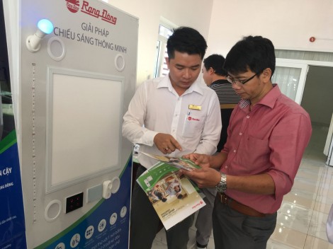 Tiện nghi với thiết bị chiếu sáng thông minh