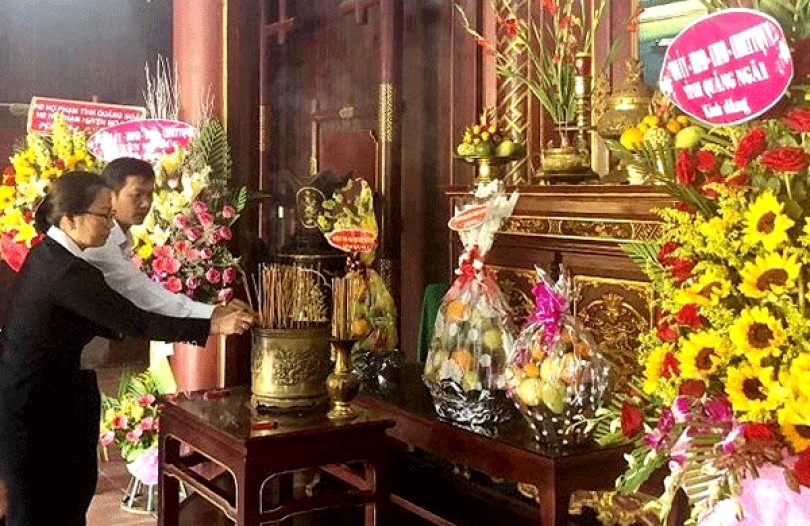 Dâng hương tưởng niệm 114 năm Ngày sinh cố Thủ tướng Phạm Văn Đồng