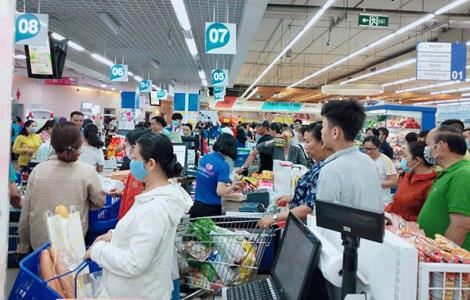 Các siêu thị cam kết không thiếu hàng phục vụ khách