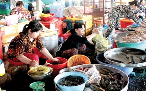 Nguồn cung hạn chế, thủy sản đánh bắt tự nhiên tăng giá